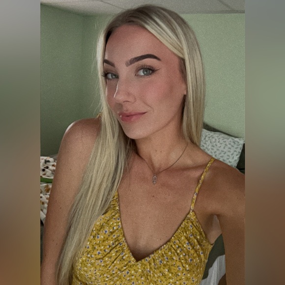 Meet your Posher, Ashley - Picture 1 of 1